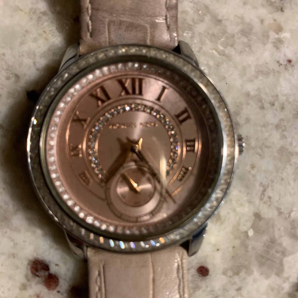 Michael Kors Watch - Picture 3 of 12